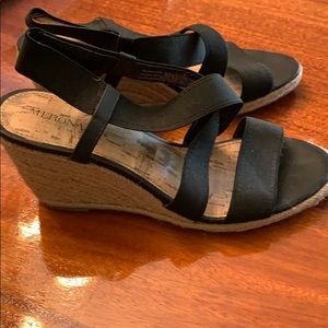 Merona black cross over wedge